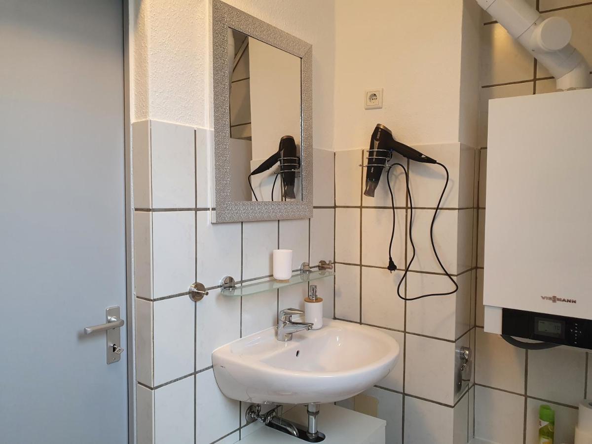 Ferienwohnung Bis 5 Personen, Parkplatz, Arbeitsplatz Solingen Exterior foto