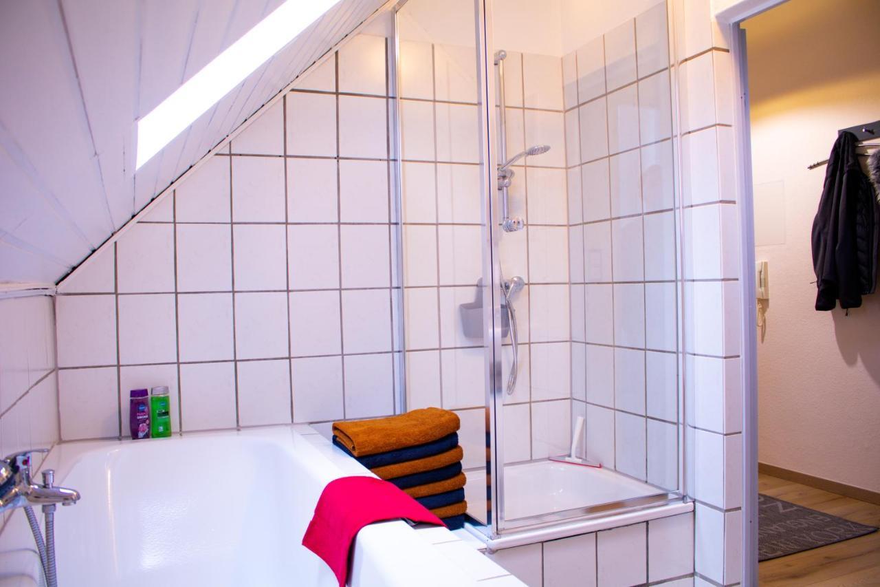 Ferienwohnung Bis 5 Personen, Parkplatz, Arbeitsplatz Solingen Exterior foto